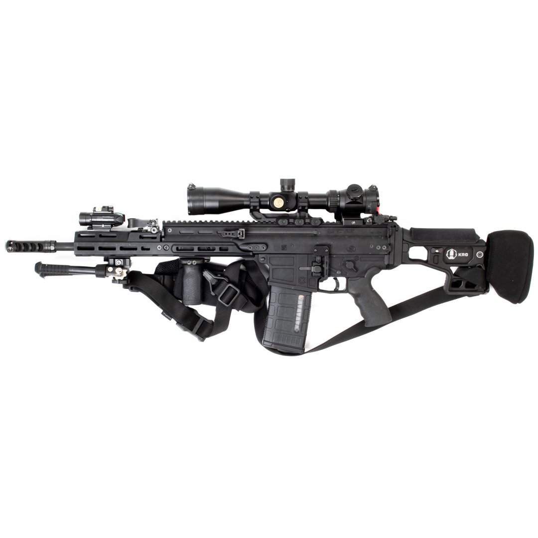 FN Scar 17s